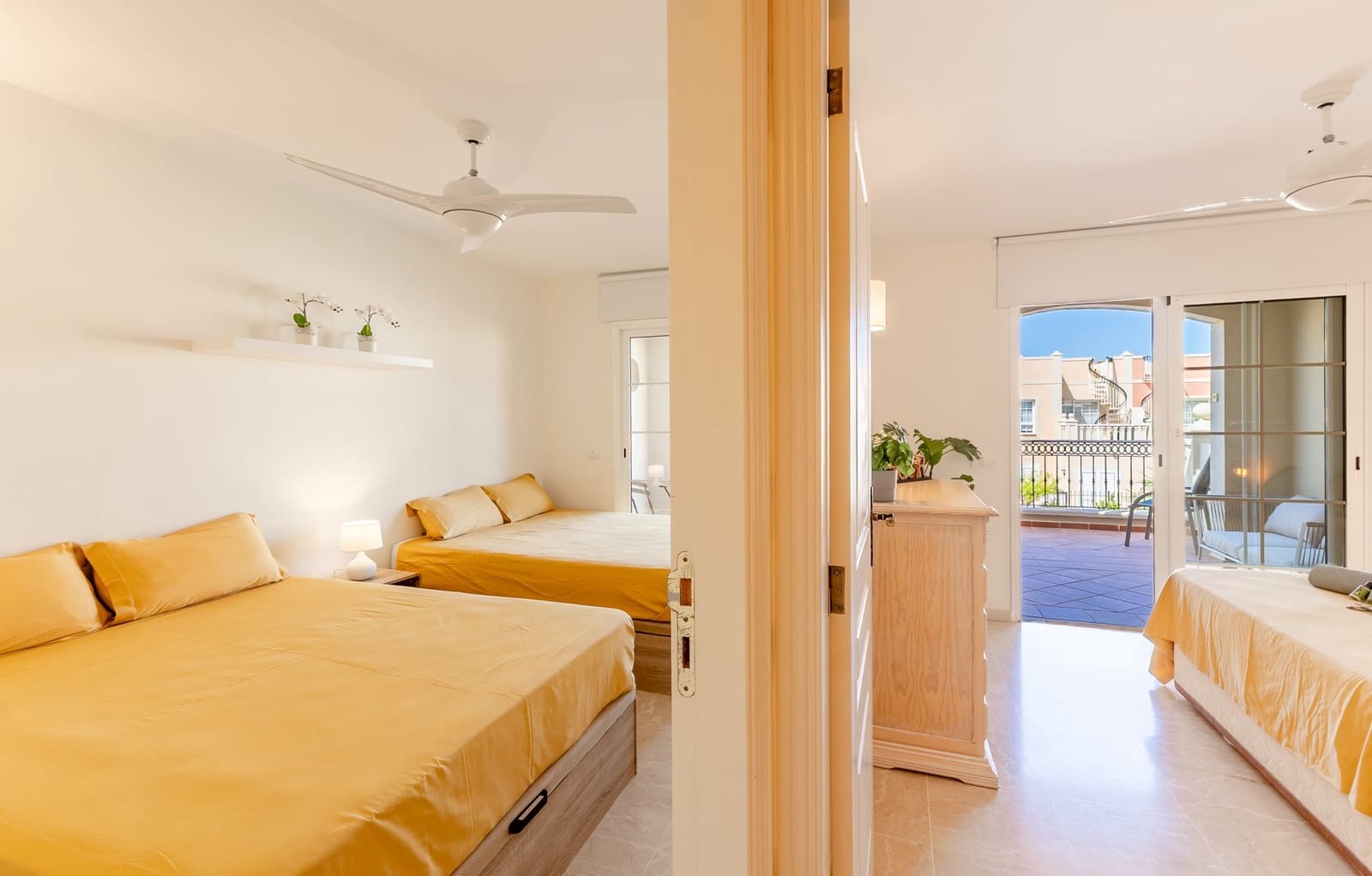 2 slaapkamer Appartement te koop in Palm-Mar met zwembad - € 476.000 (Ref: 9353870)