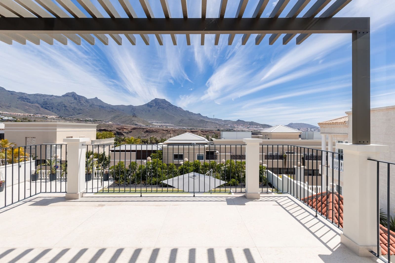 5 soverom Villa til salgs i La Caleta Adeje med svømmebasseng - € 4 750 000 (Ref: 9353874)