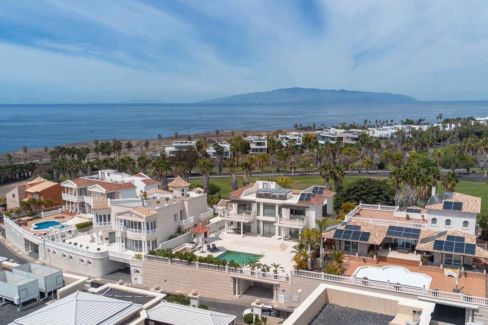 5 soverom Villa til salgs i La Caleta Adeje med svømmebasseng - € 4 750 000 (Ref: 9353874)