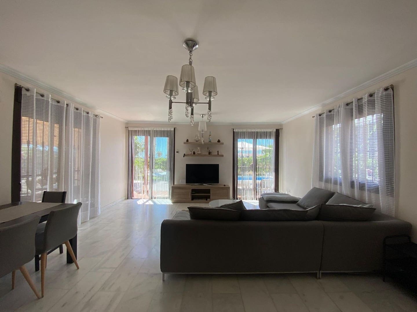 4 slaapkamer Villa te koop in San Miguel de Abona met zwembad - € 780.000 (Ref: 9353878)