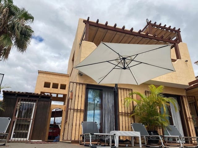 4 slaapkamer Villa te koop in San Miguel de Abona met zwembad - € 780.000 (Ref: 9353878)