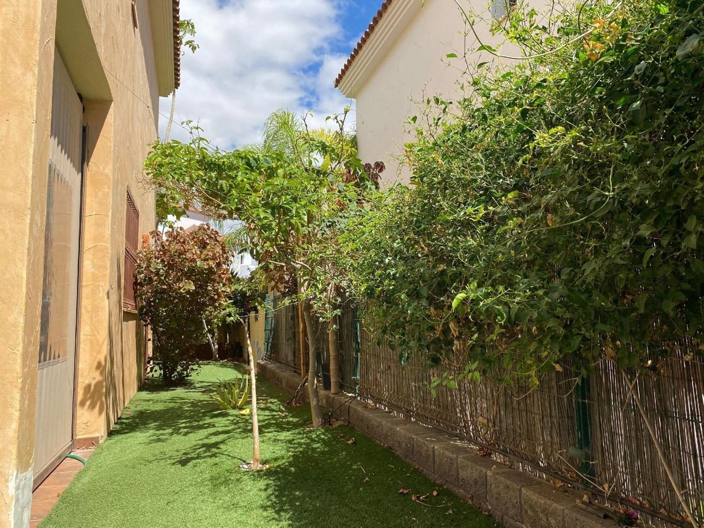 4 slaapkamer Villa te koop in San Miguel de Abona met zwembad - € 780.000 (Ref: 9353878)