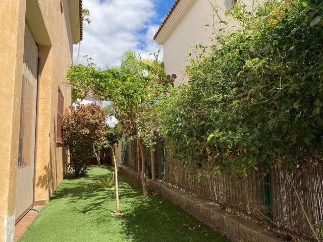 4 slaapkamer Villa te koop in San Miguel de Abona met zwembad - € 780.000 (Ref: 9353878)