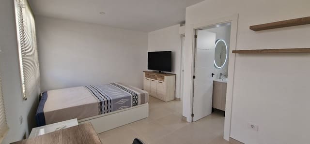 3 slaapkamer Villa te koop in Palm-Mar, Arona met zwembad - € 665.000 (Ref: 9353879)