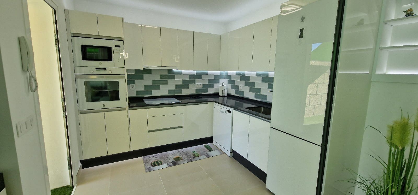 3 slaapkamer Villa te koop in Palm-Mar met zwembad - € 665.000 (Ref: 9353879)