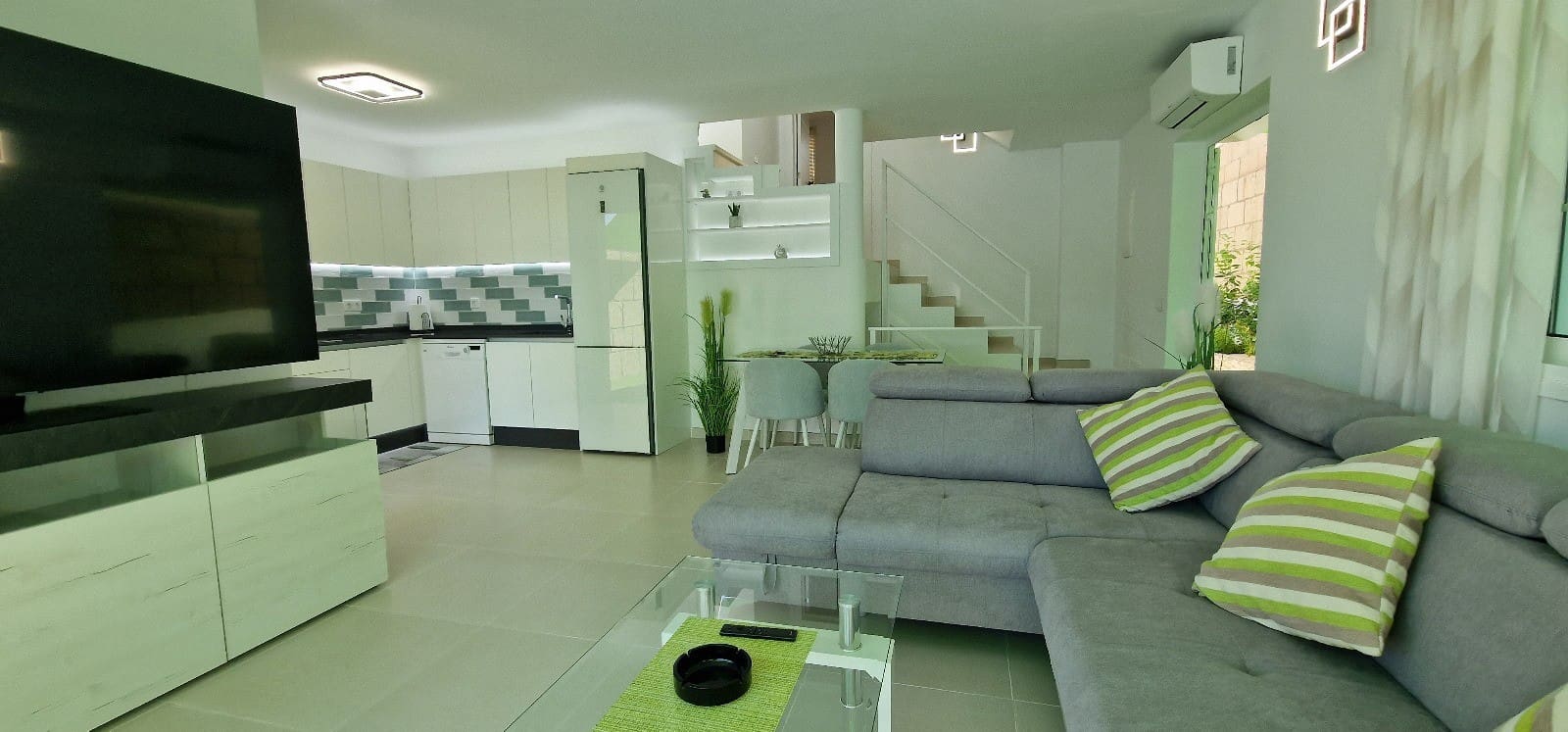 3 slaapkamer Villa te koop in Palm-Mar met zwembad - € 665.000 (Ref: 9353879)