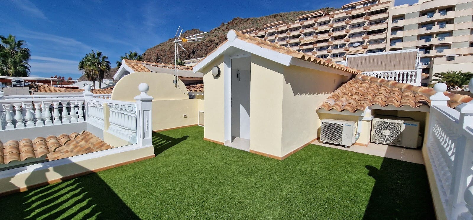 3 slaapkamer Villa te koop in Palm-Mar met zwembad - € 665.000 (Ref: 9353879)