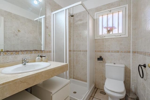 1 soveværelse Lejlighed til salg i Playa del Duque, Adeje med swimmingpool - € 325.000 (Ref: 9353880)