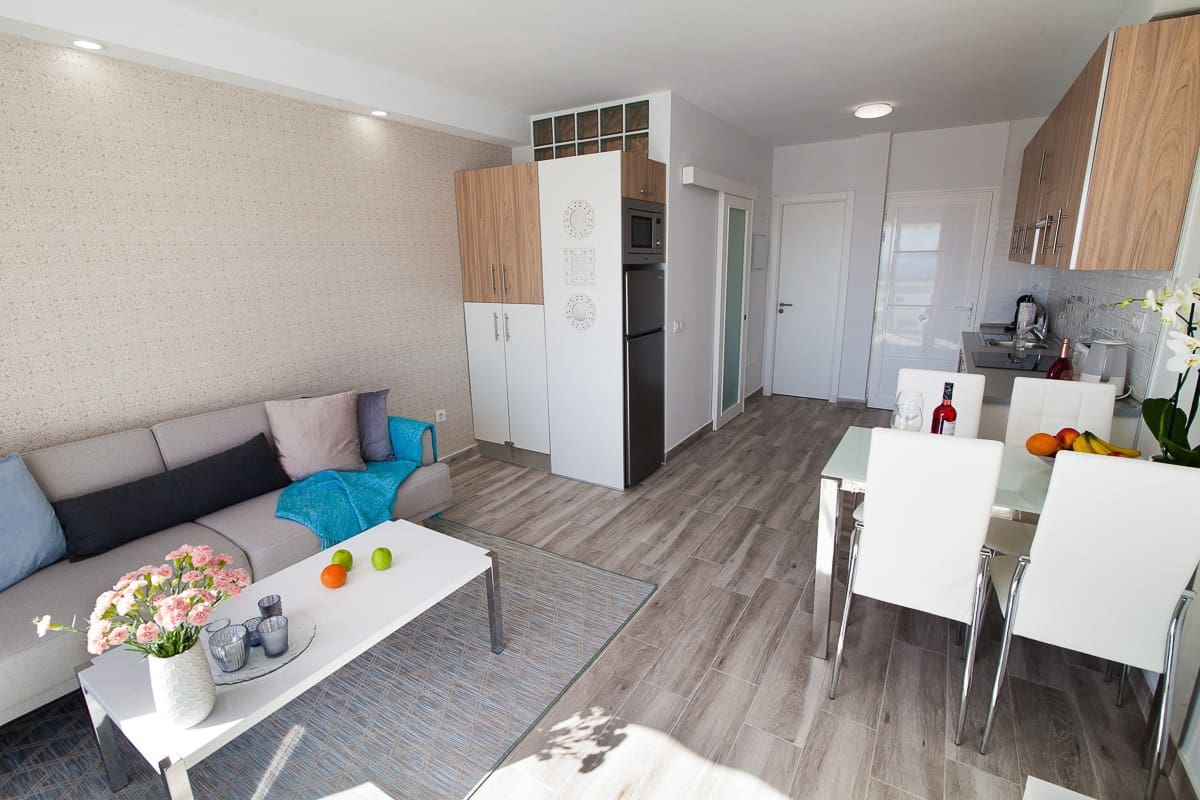 Apartamento de 1 habitación en San Eugenio en venta con piscina - 275.000 € (Ref: 9353881)