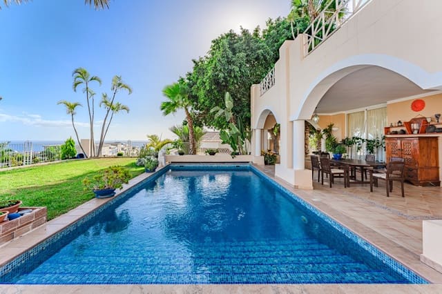 5 soveværelse Villa til salg i Casco Urbano, Adeje med swimmingpool - € 4.990.000 (Ref: 9353884)