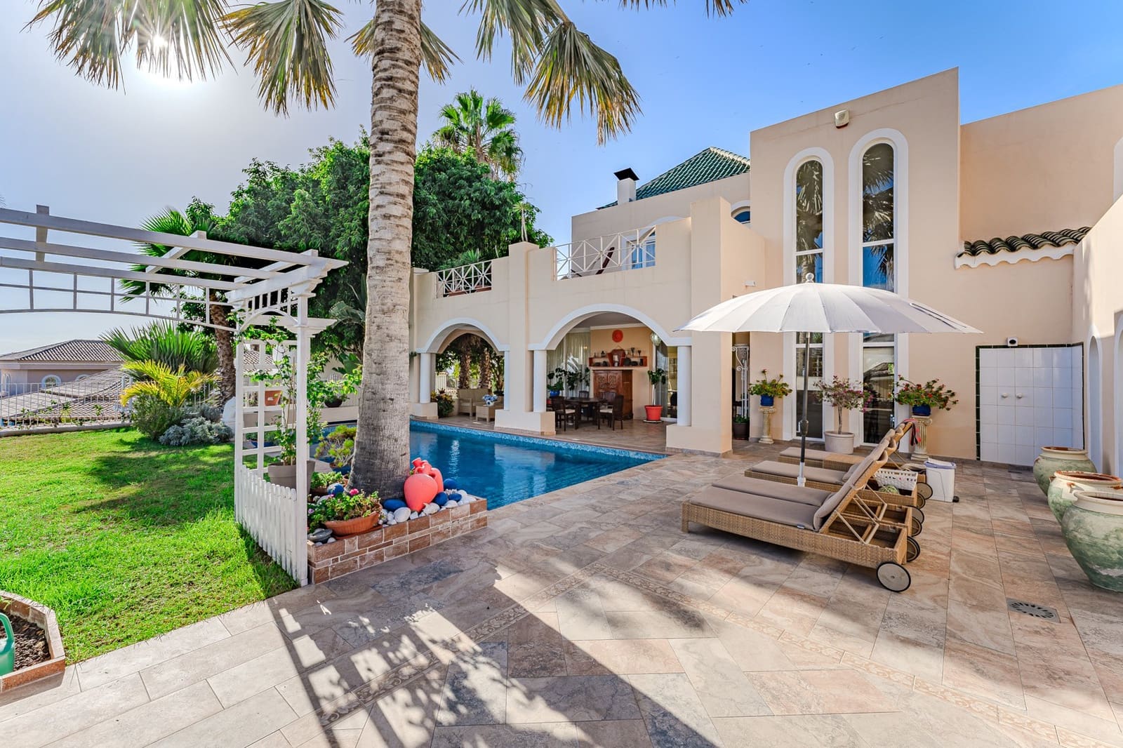 5 soveværelse Villa til salg i Adeje med swimmingpool - € 4.990.000 (Ref: 9353884)