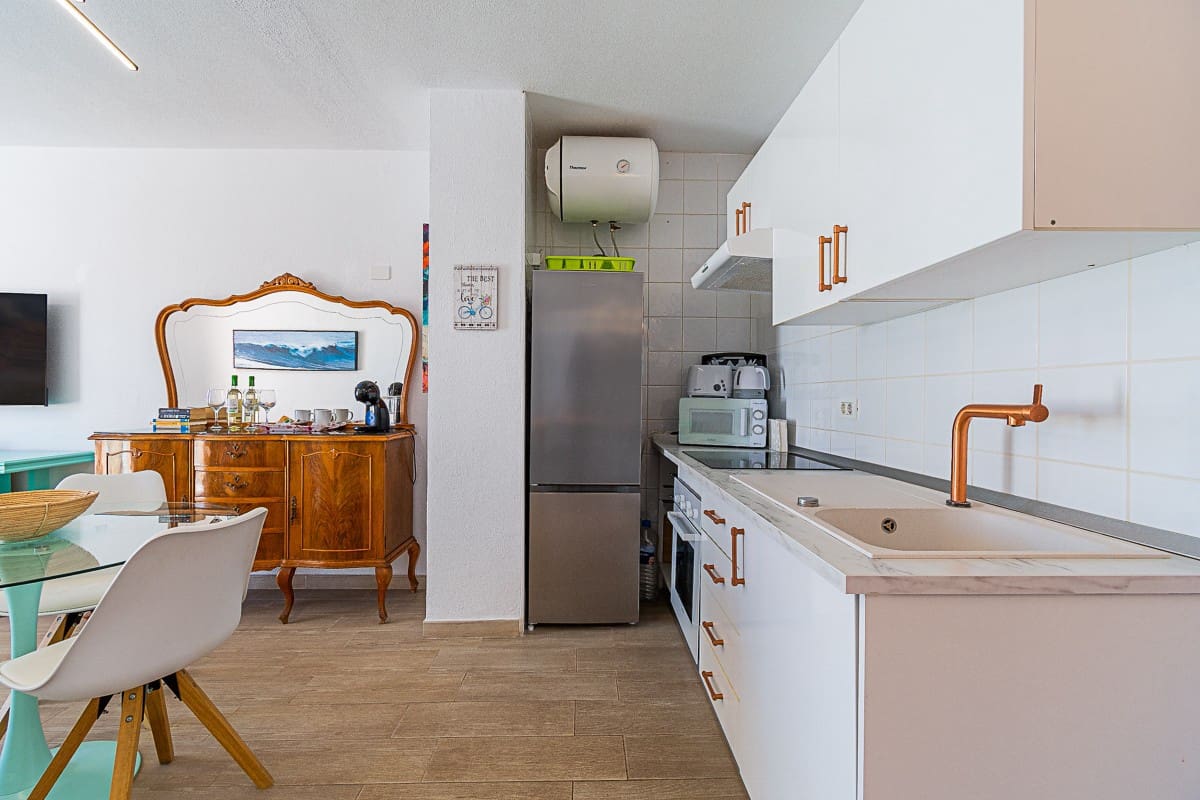 Ático de 2 habitaciones en Adeje en venta con piscina - 375.000 € (Ref: 9353889)