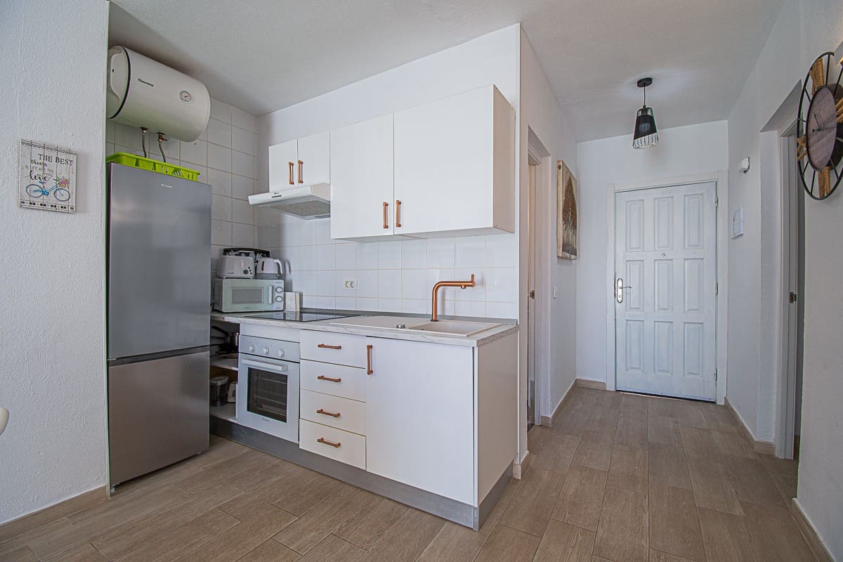 Ático de 2 habitaciones en Adeje en venta con piscina - 375.000 € (Ref: 9353889)