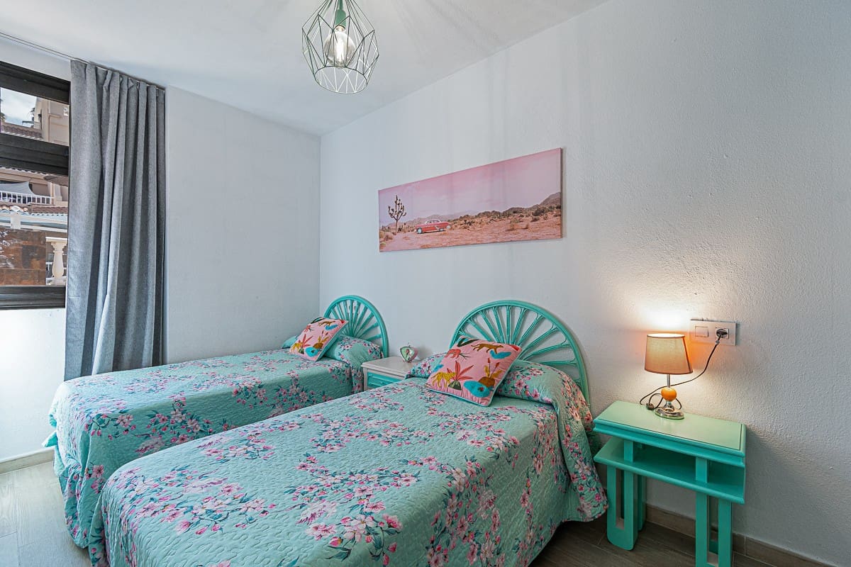 Ático de 2 habitaciones en Adeje en venta con piscina - 375.000 € (Ref: 9353889)