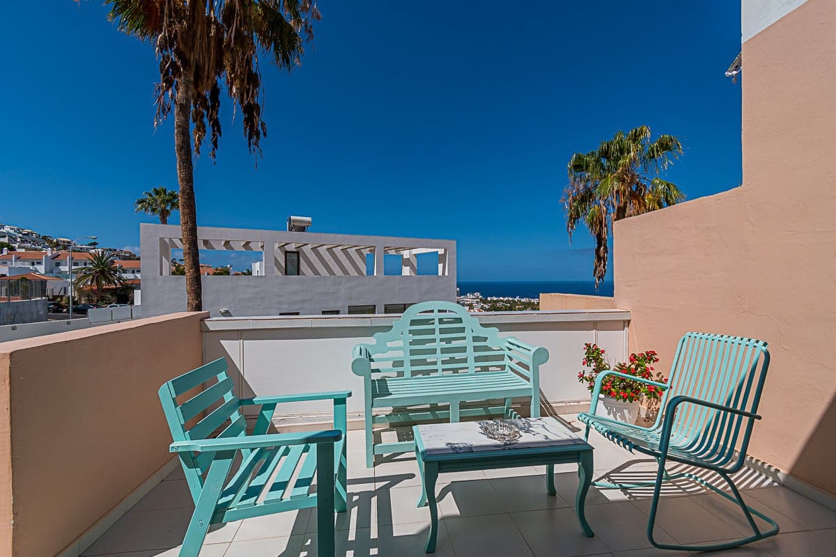 Ático de 2 habitaciones en Adeje en venta con piscina - 375.000 € (Ref: 9353889)