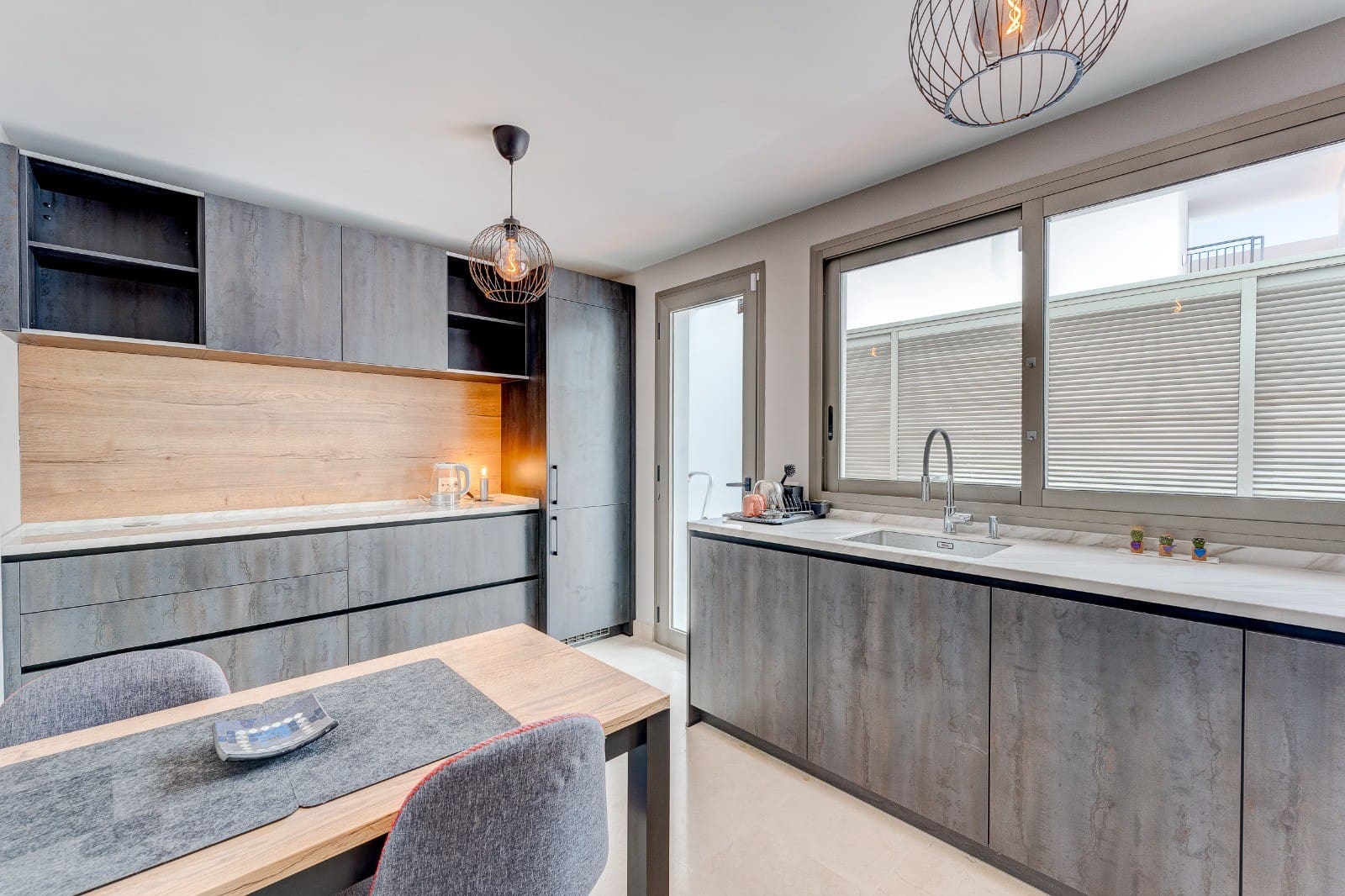 2 sypialnia Apartament na sprzedaż w La Caleta Adeje z basenem - 715 000 € (Ref: 9353891)