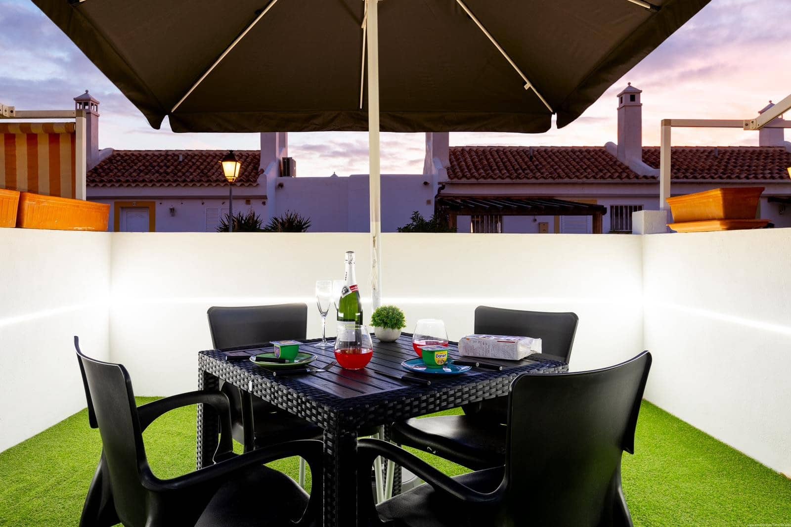 2 slaapkamer Appartement te koop in Adeje met zwembad - € 298.000 (Ref: 9353893)