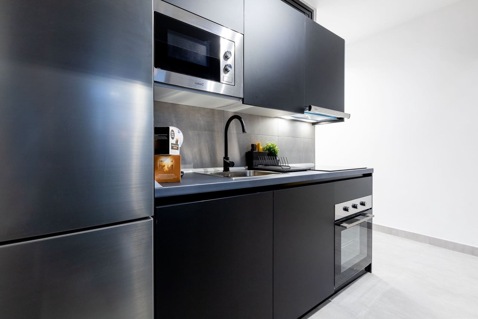 2 slaapkamer Appartement te koop in Adeje met zwembad - € 298.000 (Ref: 9353893)