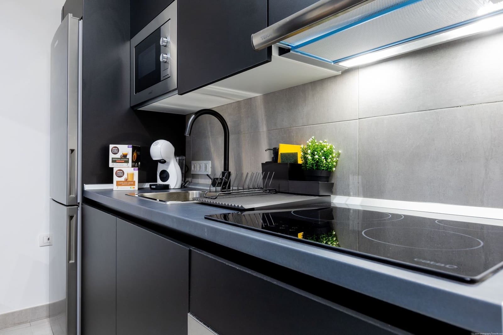 2 slaapkamer Appartement te koop in Adeje met zwembad - € 298.000 (Ref: 9353893)