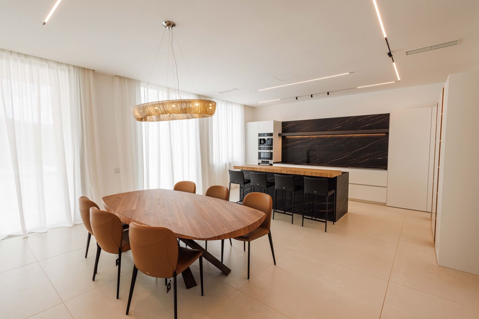 5 soverom Villa til salgs i La Caleta Adeje med svømmebasseng - € 6 150 000 (Ref: 9353895)