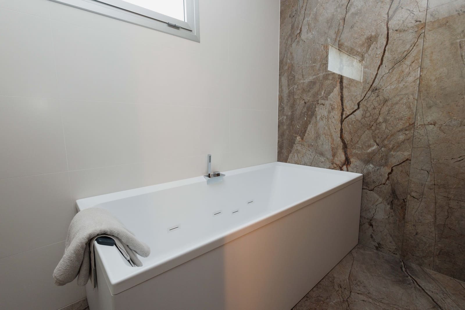 5 soverom Villa til salgs i La Caleta Adeje med svømmebasseng - € 6 150 000 (Ref: 9353895)