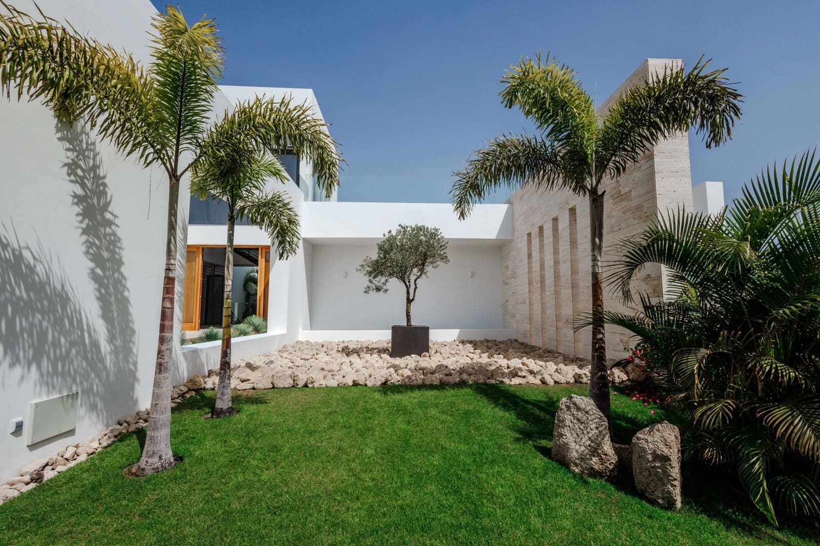 5 soverom Villa til salgs i La Caleta Adeje med svømmebasseng - € 6 150 000 (Ref: 9353895)