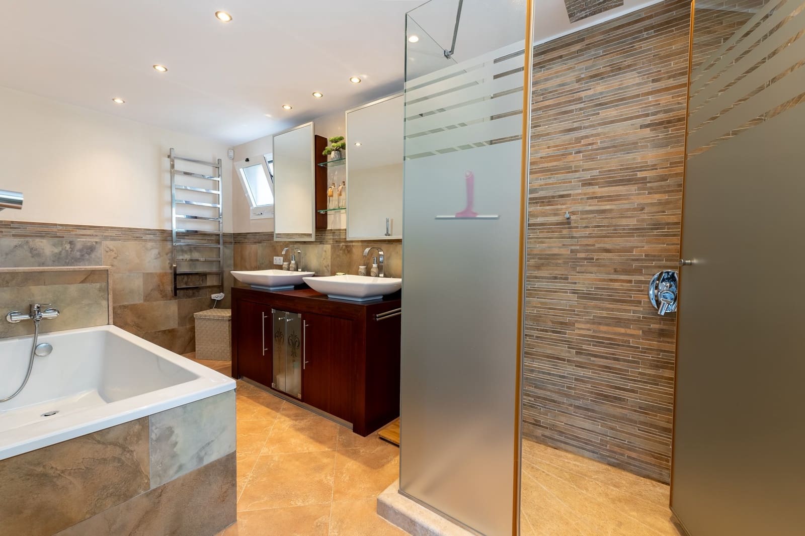 3 slaapkamer Villa te koop in Adeje met zwembad - € 1.100.000 (Ref: 9378031)