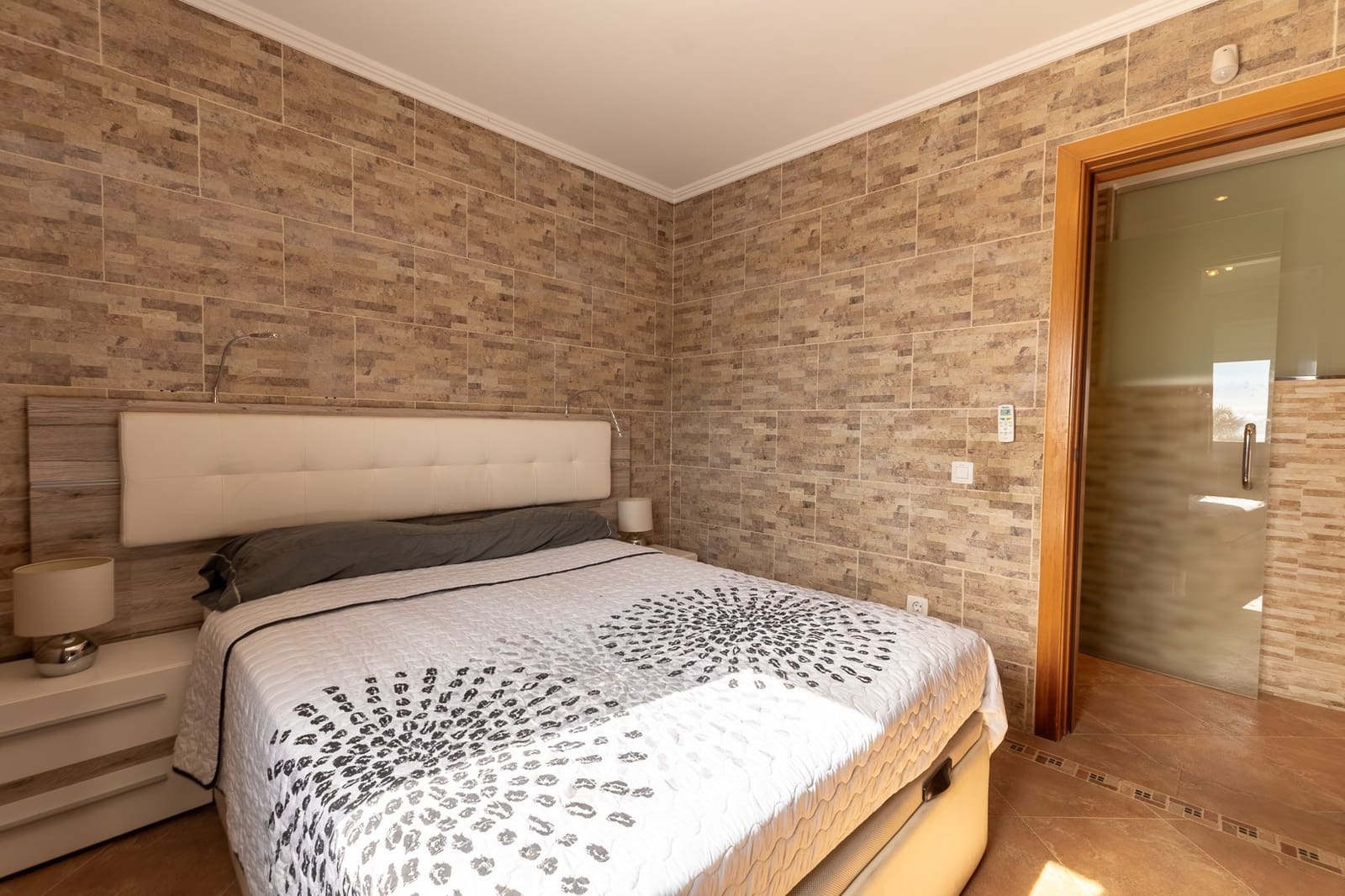 3 slaapkamer Villa te koop in Adeje met zwembad - € 1.100.000 (Ref: 9378031)