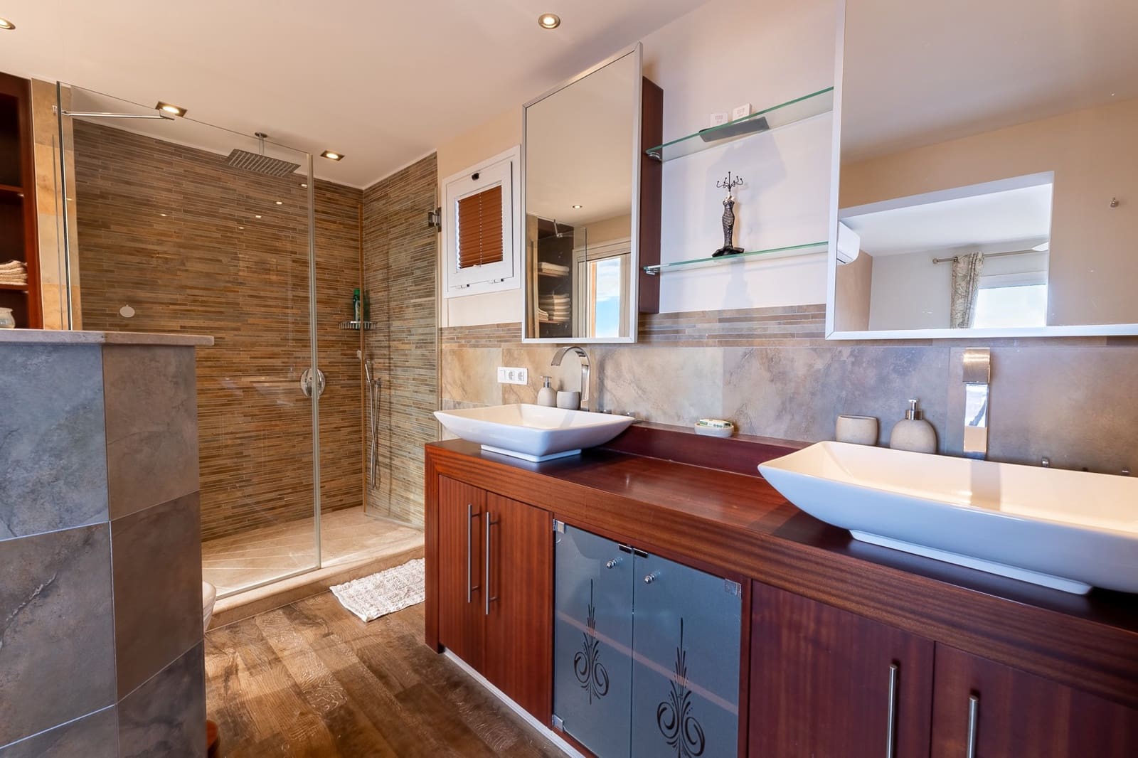 3 slaapkamer Villa te koop in Adeje met zwembad - € 1.100.000 (Ref: 9378031)