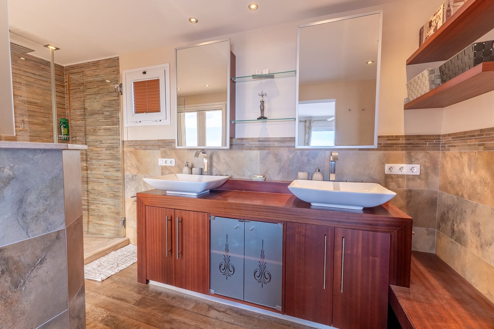 3 slaapkamer Villa te koop in Adeje met zwembad - € 1.100.000 (Ref: 9378031)