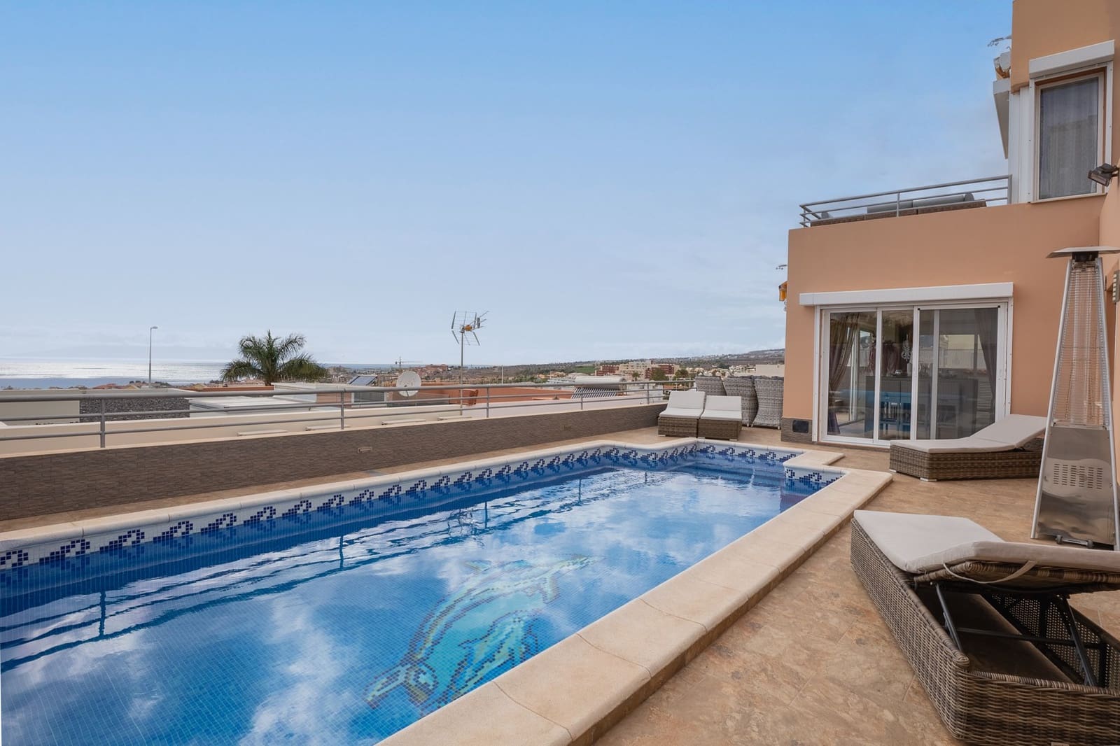 3 slaapkamer Villa te koop in Adeje met zwembad - € 1.100.000 (Ref: 9378031)