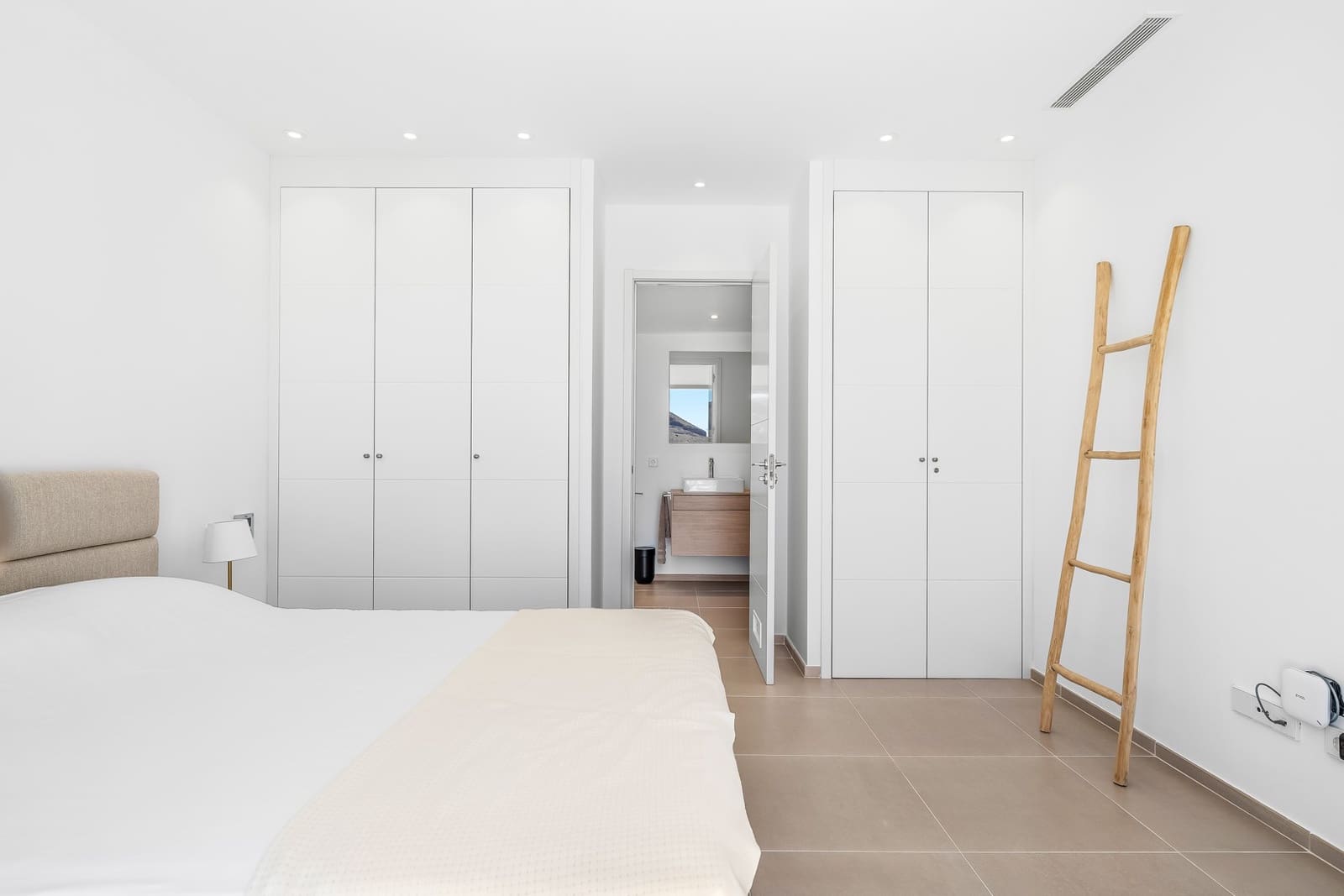 3 slaapkamer Appartement te koop in Palm-Mar met zwembad - € 795.000 (Ref: 9378032)