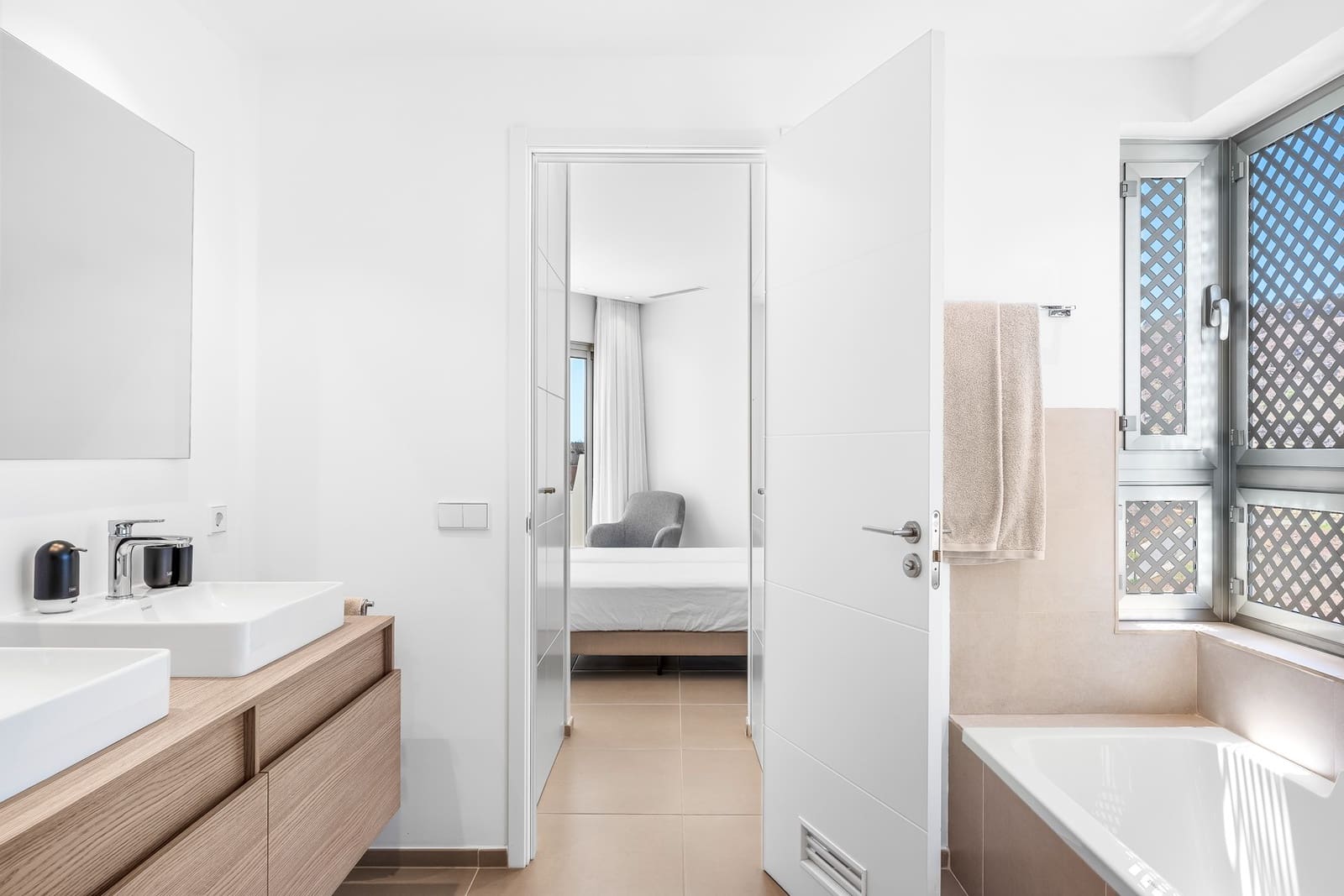 3 slaapkamer Appartement te koop in Palm-Mar met zwembad - € 795.000 (Ref: 9378032)