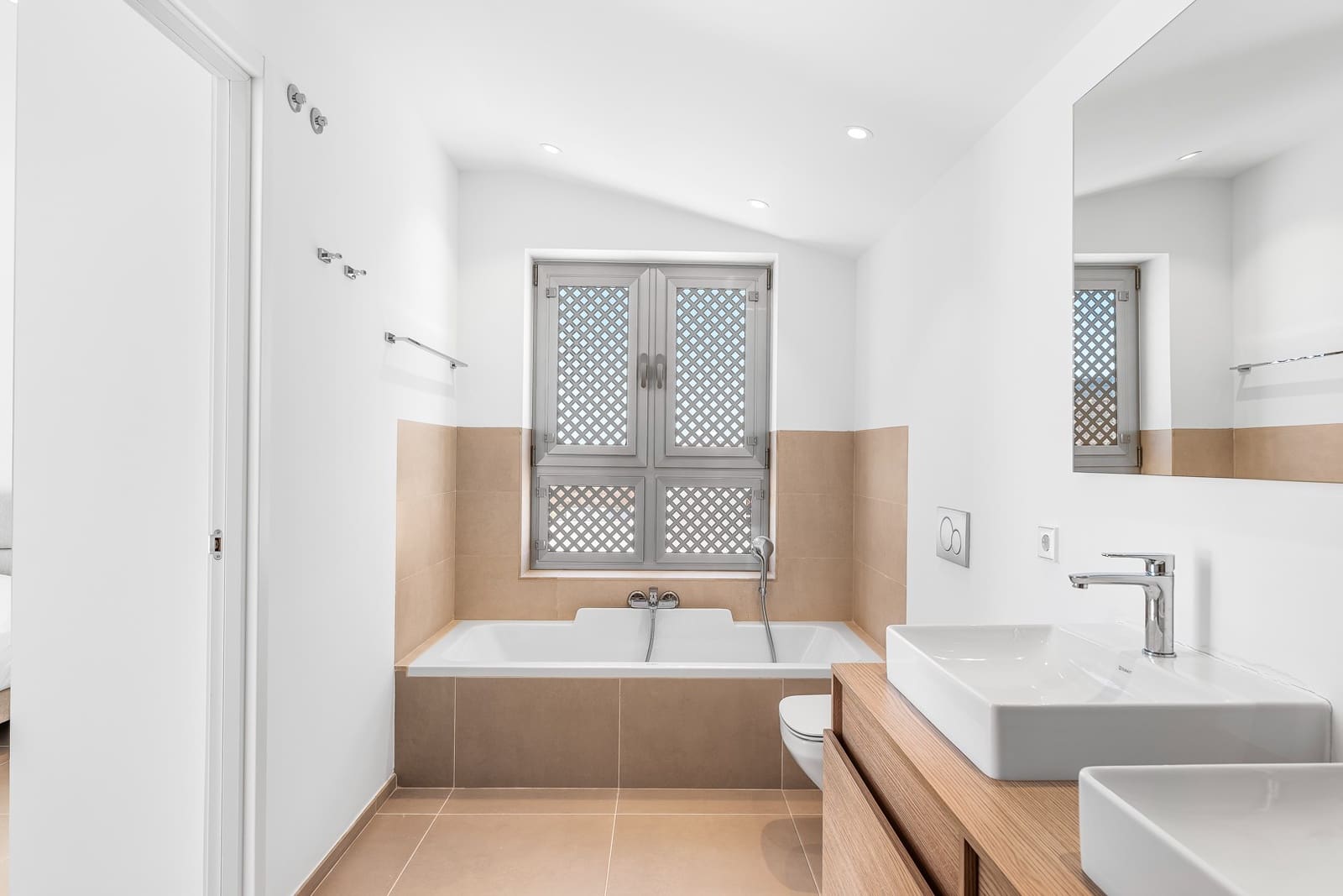 3 slaapkamer Appartement te koop in Palm-Mar met zwembad - € 795.000 (Ref: 9378032)