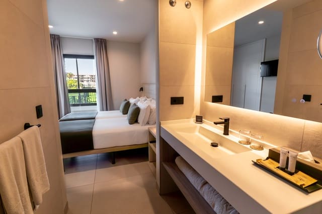 1 slaapkamer Appartement te koop in San Miguel de Abona met zwembad garage - € 349.000 (Ref: 9476186)