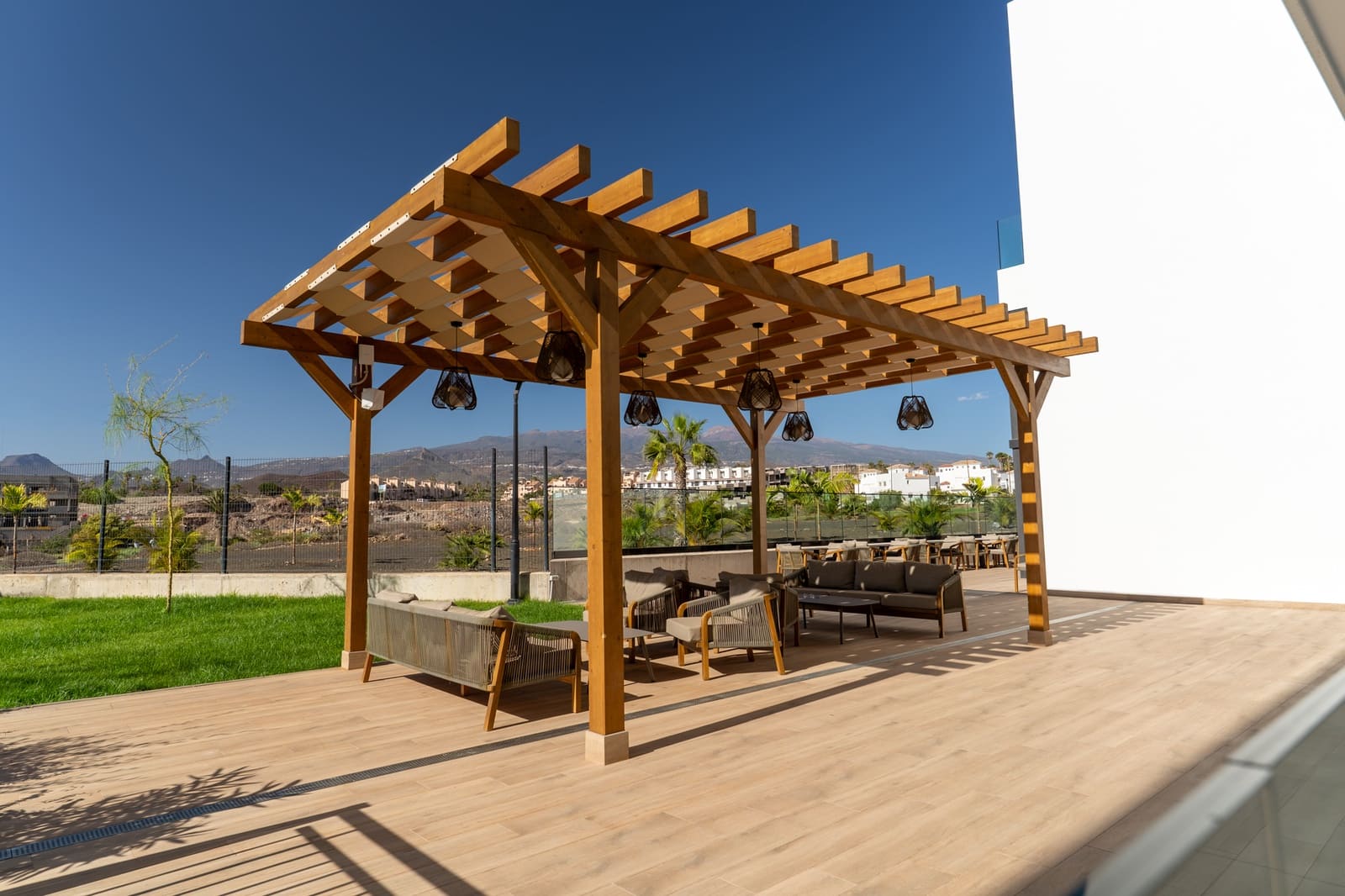 1 slaapkamer Appartement te koop in San Miguel de Abona met zwembad garage - € 349.000 (Ref: 9476186)