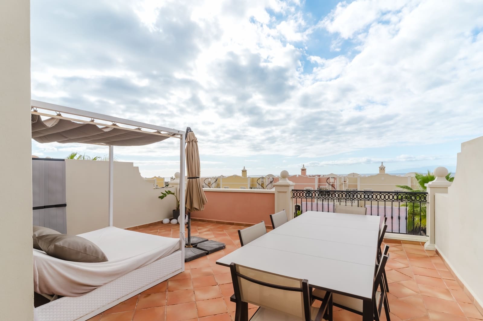 2 bedroom Apartment for sale in Palm-Mar with pool garage - € 459,000 (Ref: 9477043)