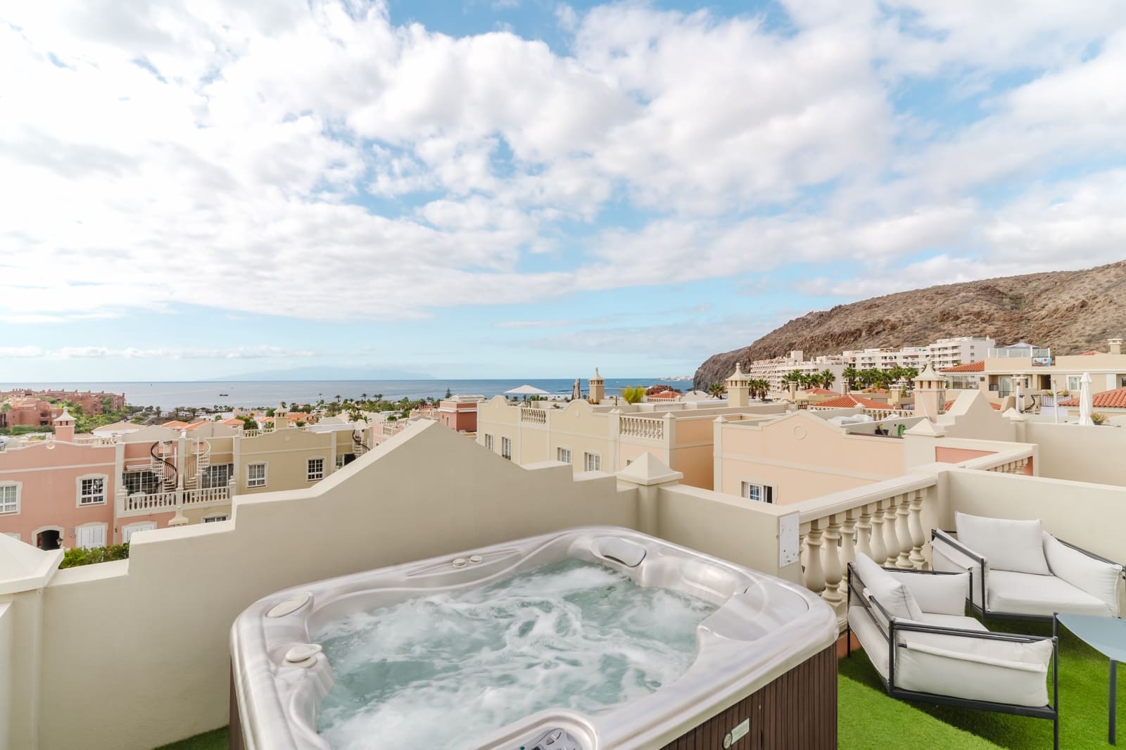 2 bedroom Apartment for sale in Palm-Mar with pool garage - € 459,000 (Ref: 9477043)