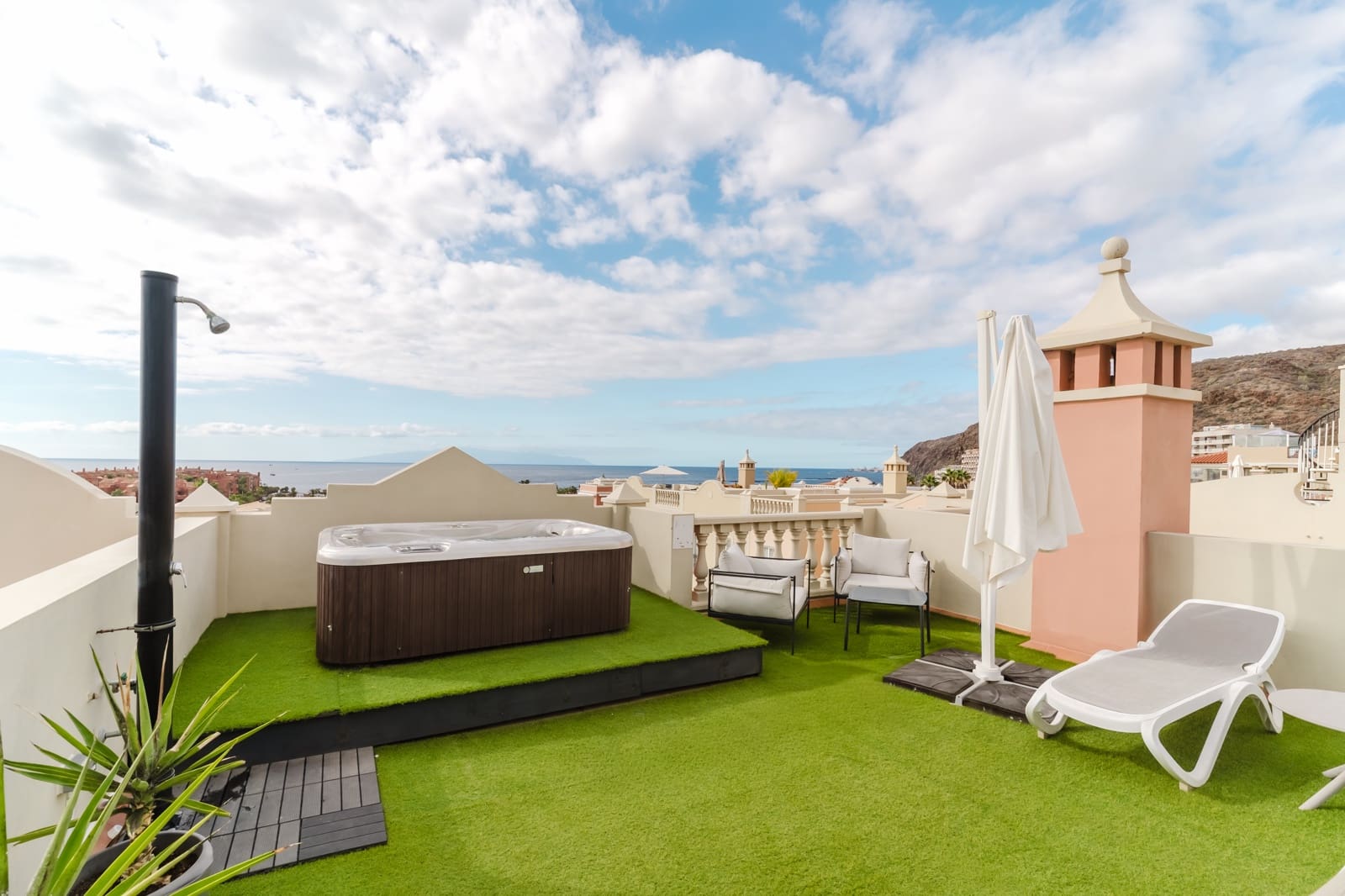 2 bedroom Apartment for sale in Palm-Mar with pool garage - € 459,000 (Ref: 9477043)