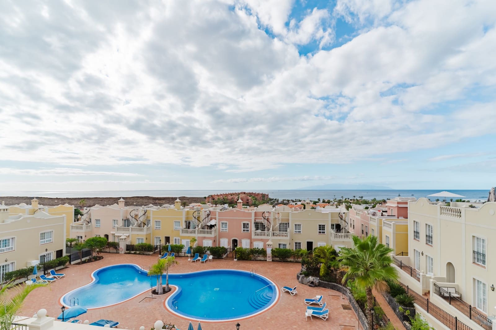 2 bedroom Apartment for sale in Palm-Mar with pool garage - € 459,000 (Ref: 9477043)