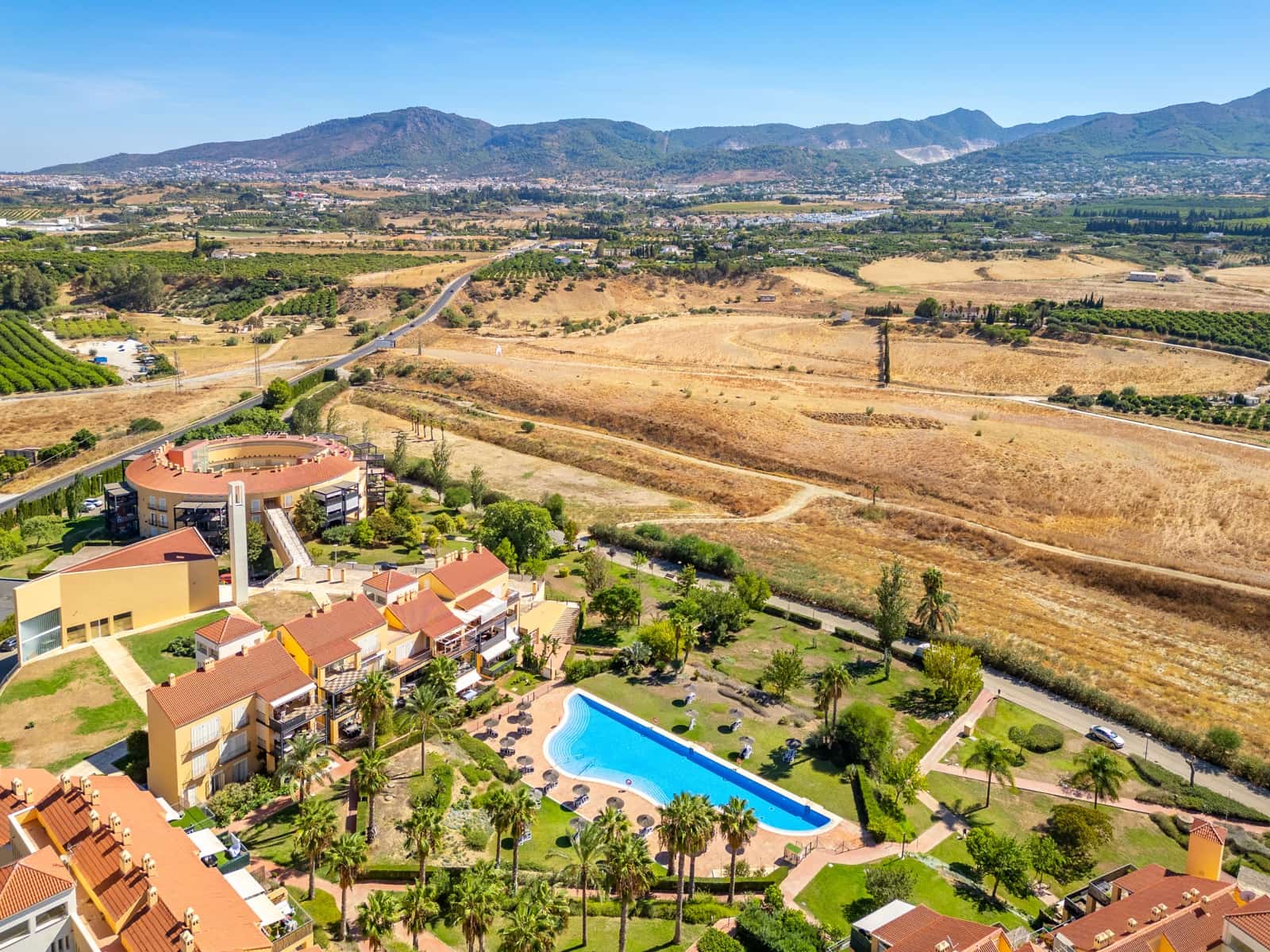 3 bedroom Villa for rent in Alhaurin de la Torre with pool garage - € 4,600 (Ref: 9314237)