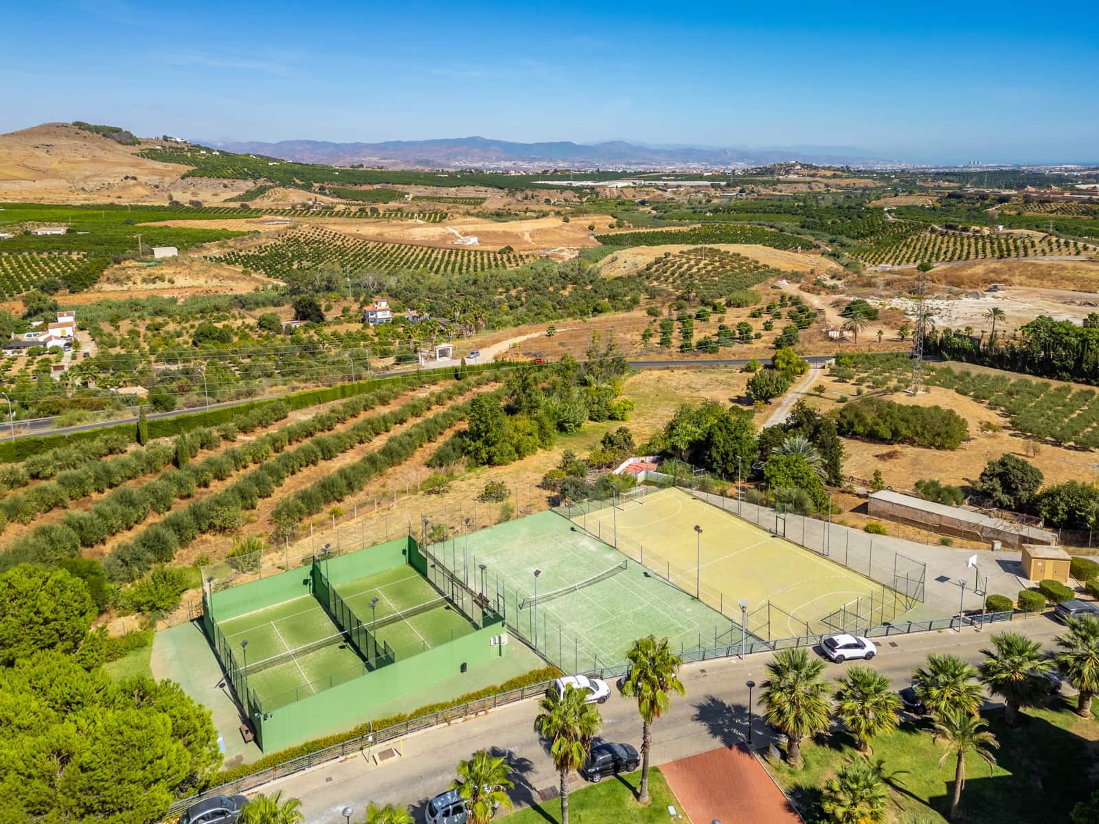 3 bedroom Villa for rent in Alhaurin de la Torre with pool garage - € 4,600 (Ref: 9314237)