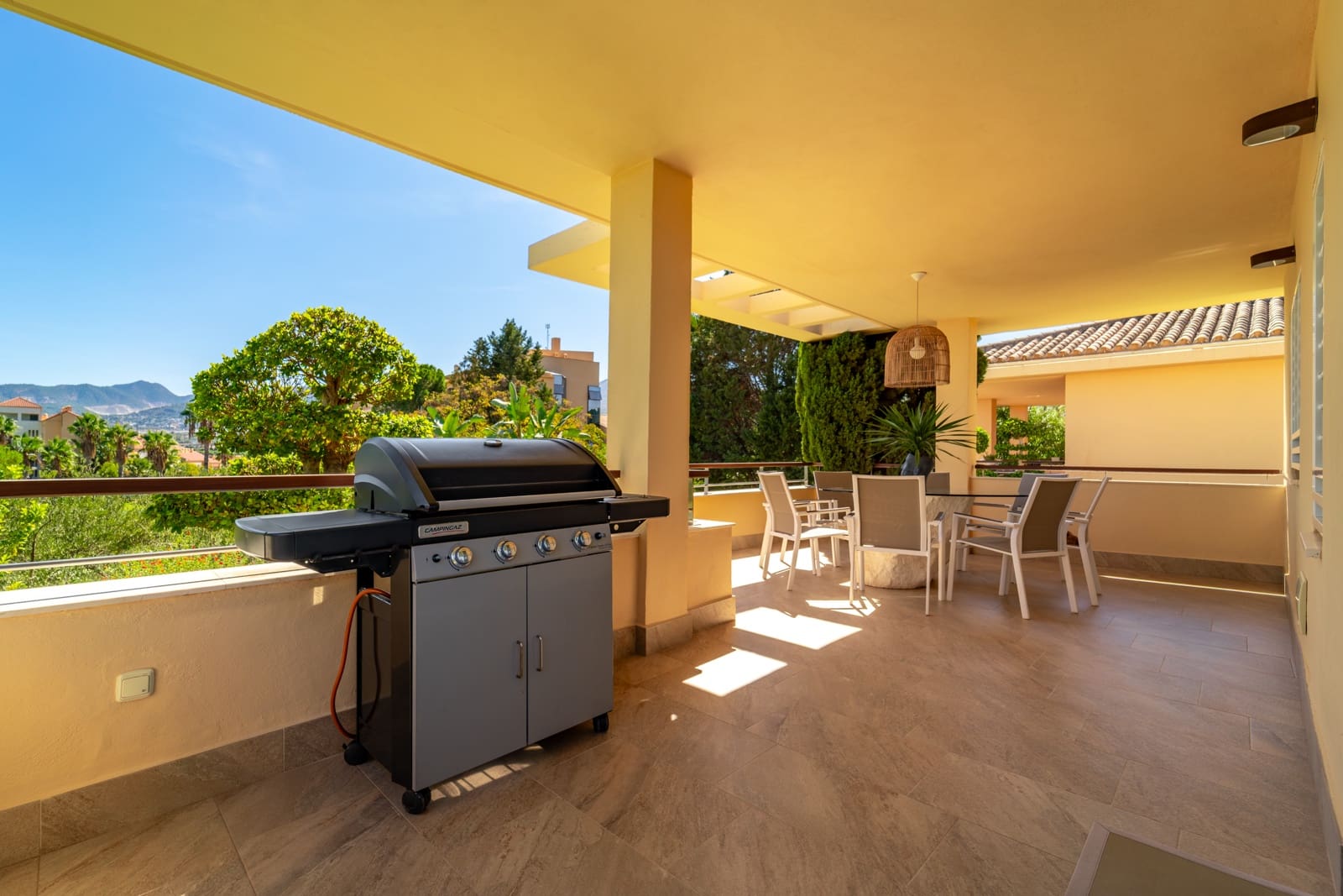 3 bedroom Villa for rent in Alhaurin de la Torre with pool garage - € 4,600 (Ref: 9314237)