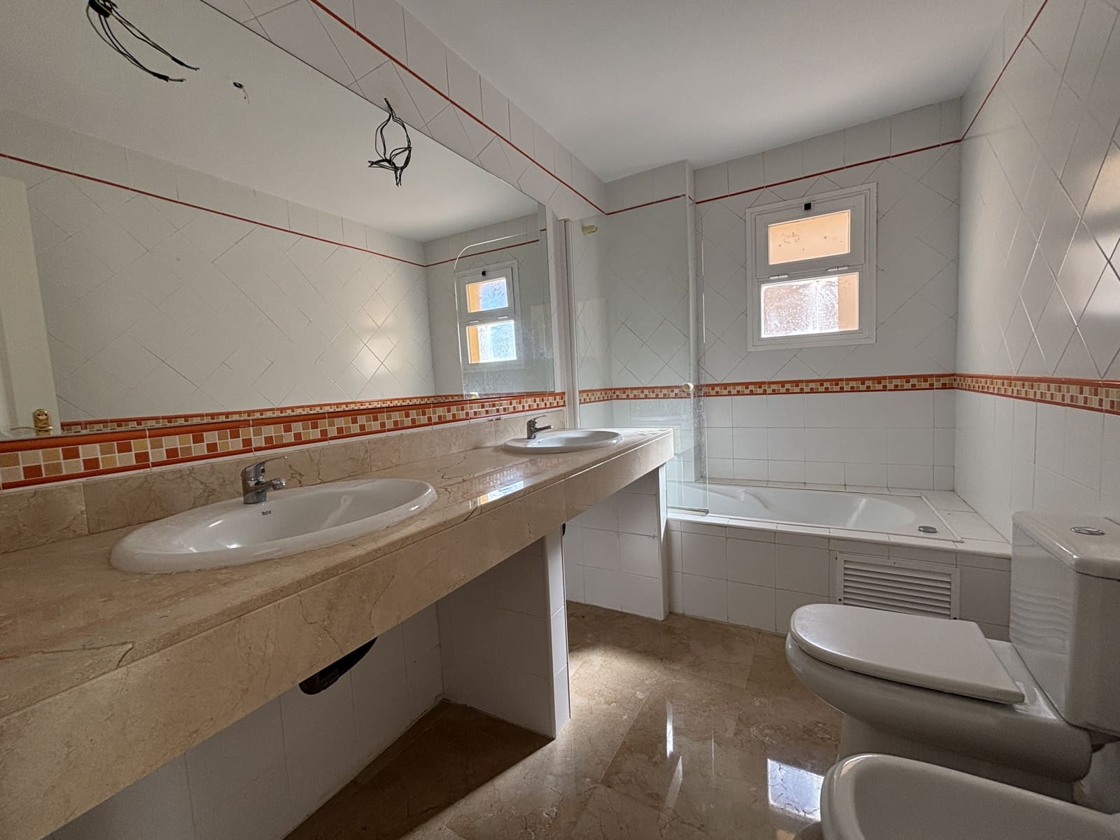 3 sypialnia Willa na sprzedaż w Mijas Golf z basenem garażem - 445 000 € (Ref: 9360872)