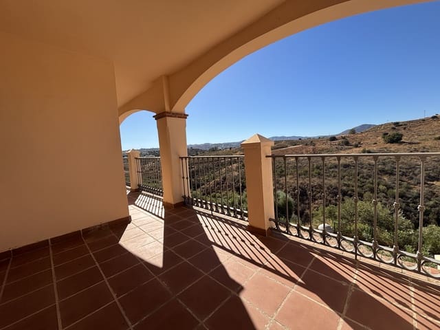 3 bedroom Villa for sale in Mijas Golf, Mijas with pool garage - € 445,000 (Ref: 9360872)