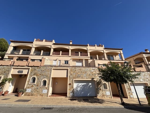 3 bedroom Villa for sale in Mijas Golf, Mijas with pool garage - € 445,000 (Ref: 9360872)