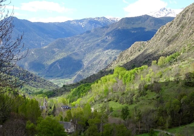 6 bedroom Finca/Country House for sale in La Guingueta d'Aneu - € 75,000 (Ref: 9326738)