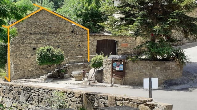 6 bedroom Finca/Country House for sale in La Guingueta d'Aneu - € 75,000 (Ref: 9326738)