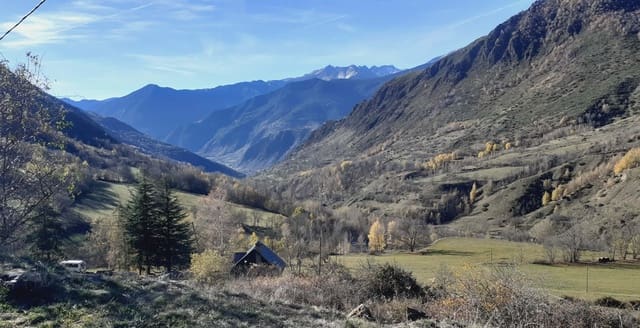 6 bedroom Finca/Country House for sale in La Guingueta d'Aneu - € 75,000 (Ref: 9326738)