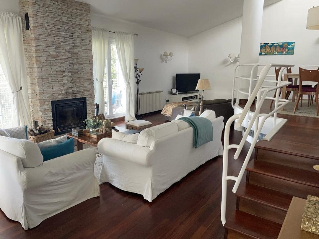 4 makuuhuone Huvila myytävänä paikassa Plentzia mukana uima-altaan 
autotalli - 700 000 € (Ref: 9319819)